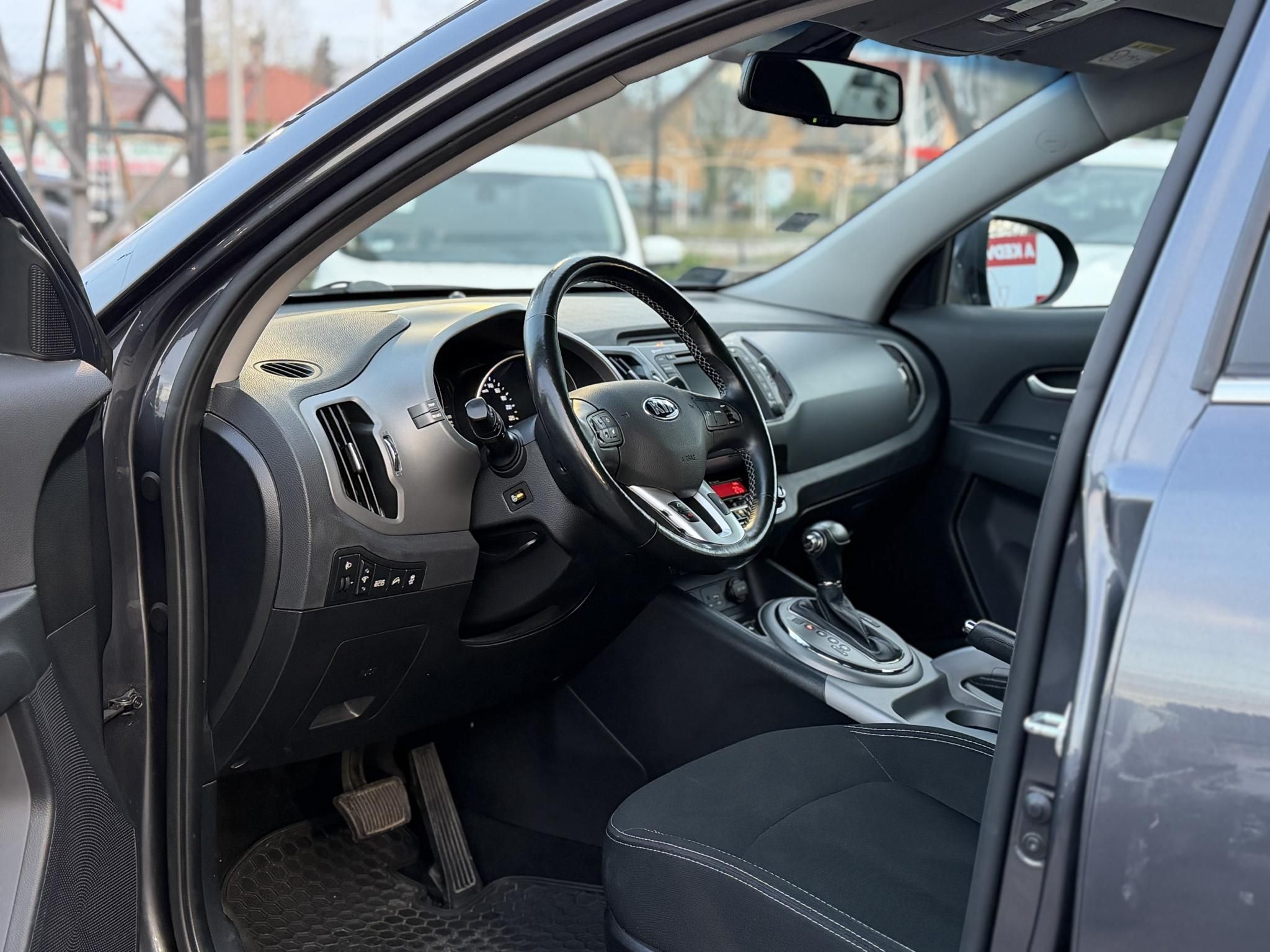 KIA SPORTAGE 2.0 CRDi LX 4x4 (Automata) Magasan felszerelt. Difizár. Téli-nyári gumi garnitúra!