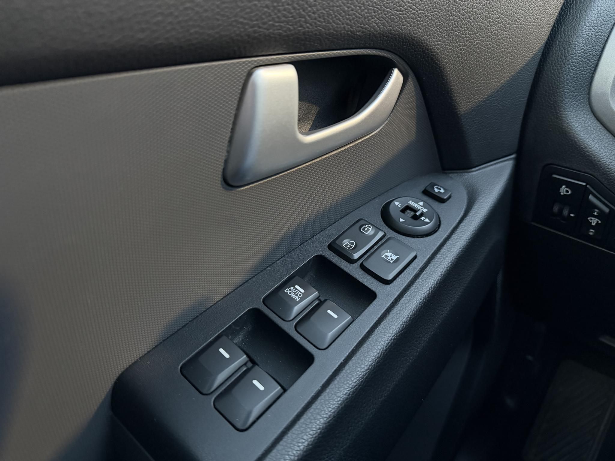 KIA SPORTAGE 2.0 CRDi LX 4x4 (Automata) Magasan felszerelt. Difizár. Téli-nyári gumi garnitúra!