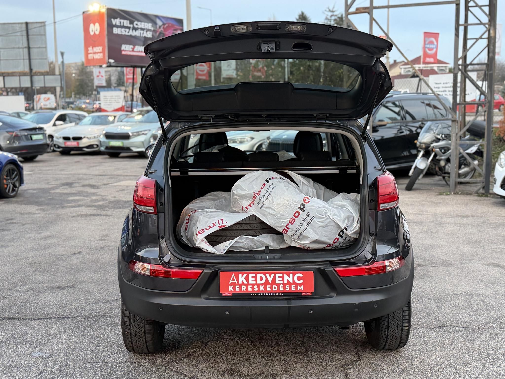 KIA SPORTAGE 2.0 CRDi LX 4x4 (Automata) Magasan felszerelt. Difizár. Téli-nyári gumi garnitúra!