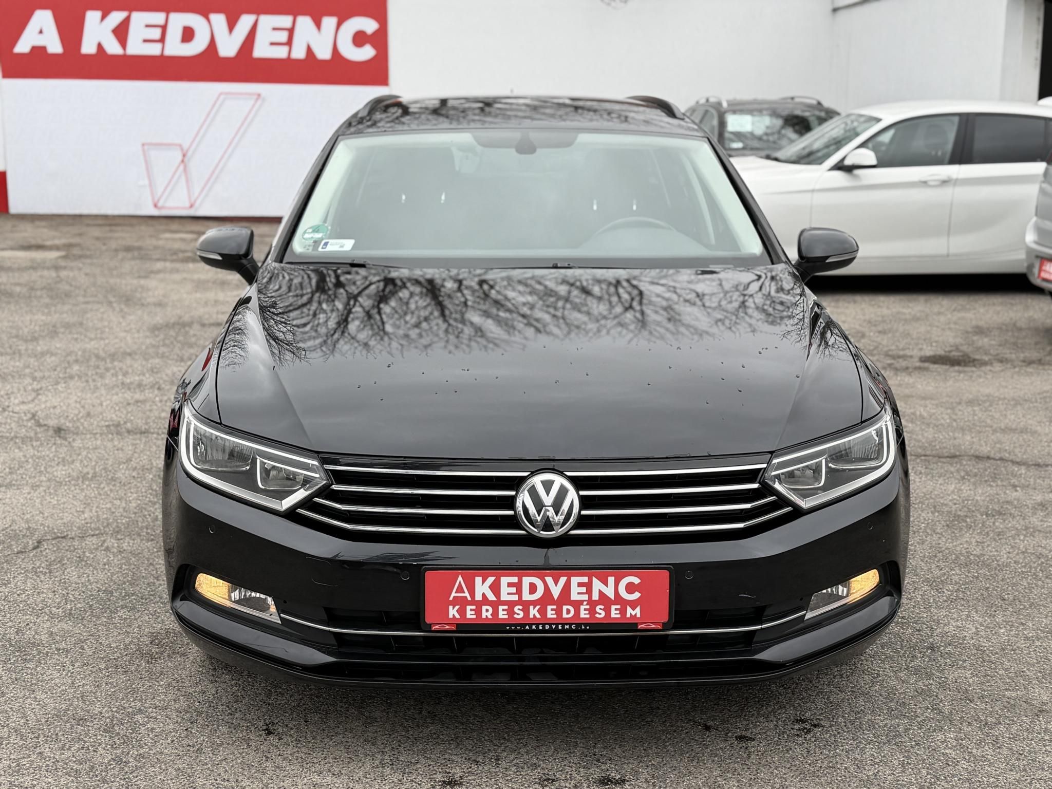 VOLKSWAGEN PASSAT VIII 1.4 TSI BMT ACT Comfortline Távtartó Navi Ülésfűtés Tolatóradar Frissen szervizelt!