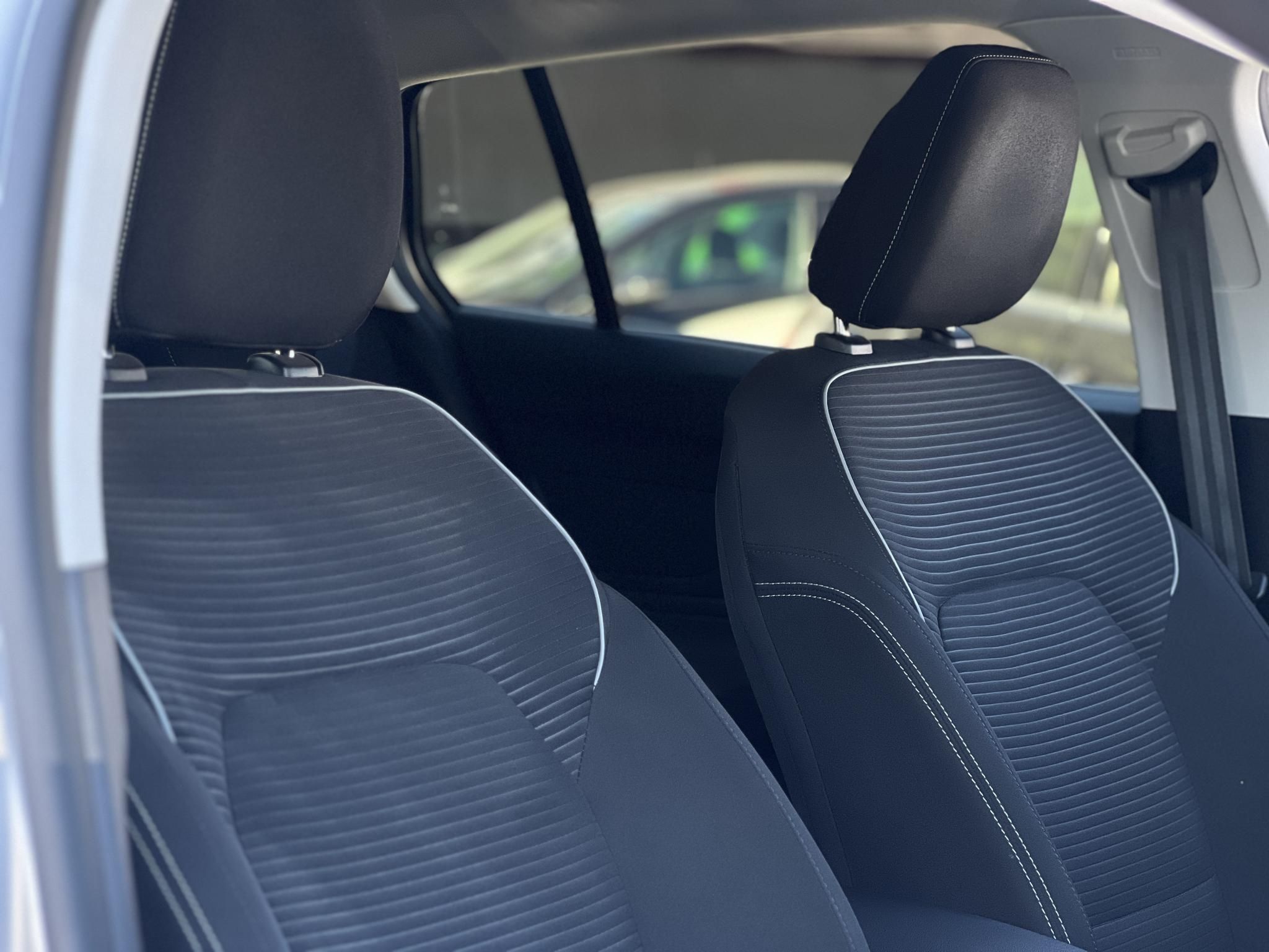 FORD FOCUS 1.5 EcoBlue Titanium LED. CarPlay. Állófűtés. Vonóhorog. Téli csomag!