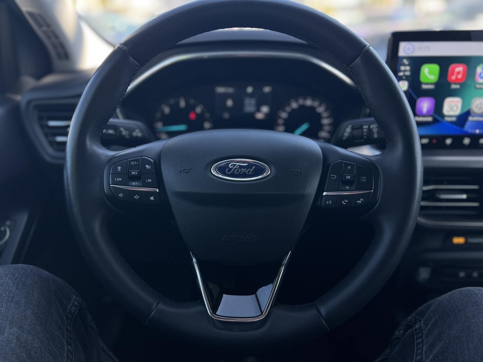 FORD FOCUS 1.5 EcoBlue Titanium LED. CarPlay. Állófűtés. Vonóhorog. Téli csomag!