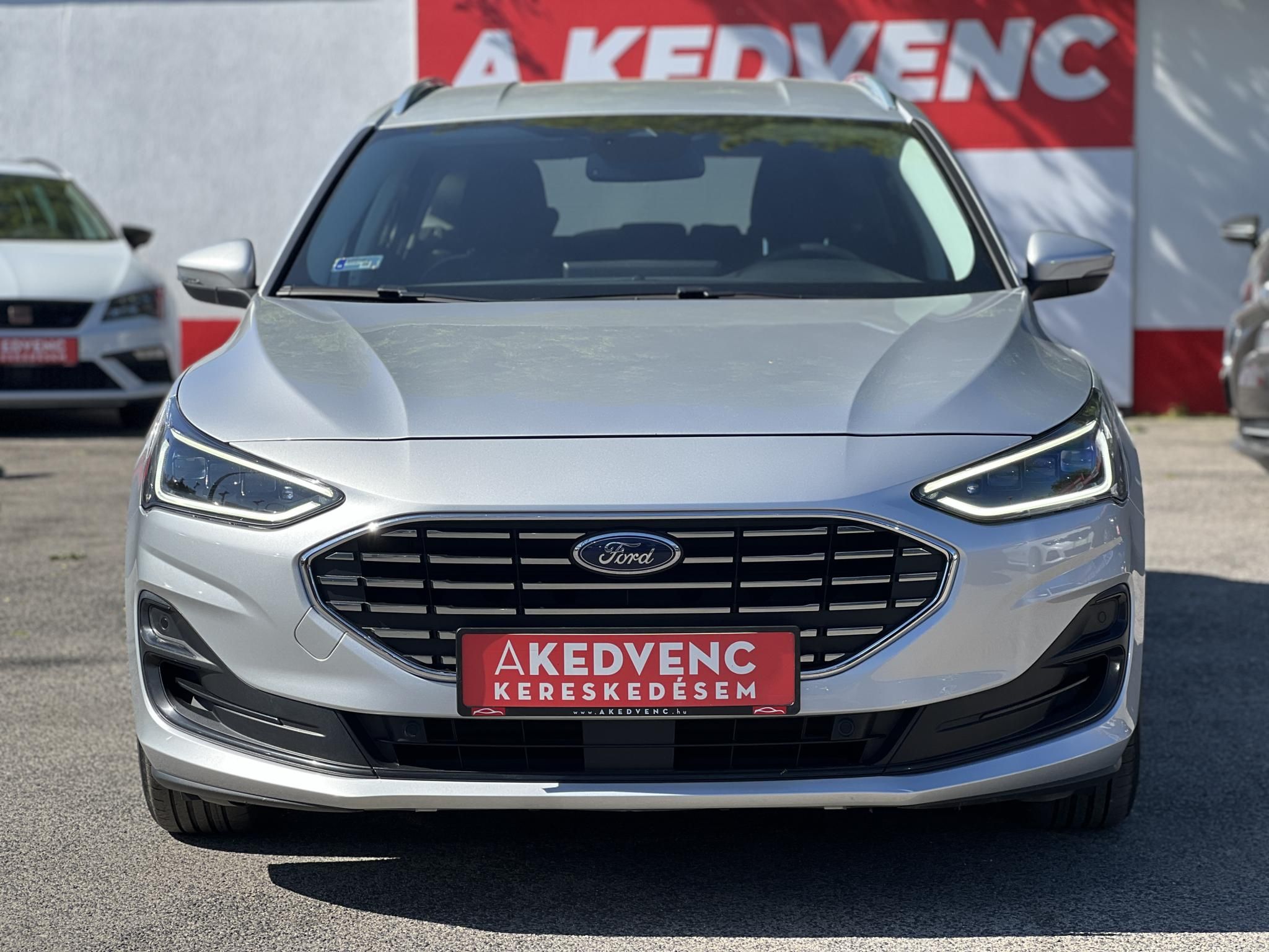 FORD FOCUS 1.5 EcoBlue Titanium LED. CarPlay. Állófűtés. Vonóhorog. Téli csomag!