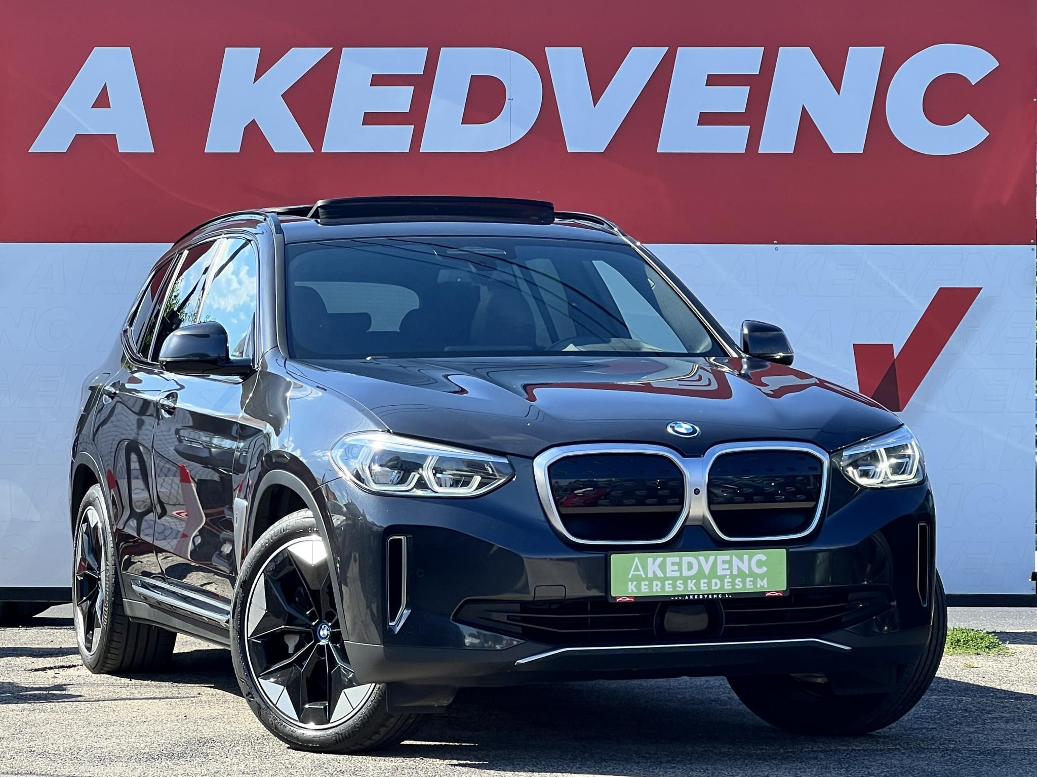 BMW IX3 Impressive sérülésmentes. dokumentált előélet. harman/kardon. panoráma. memória. HUD