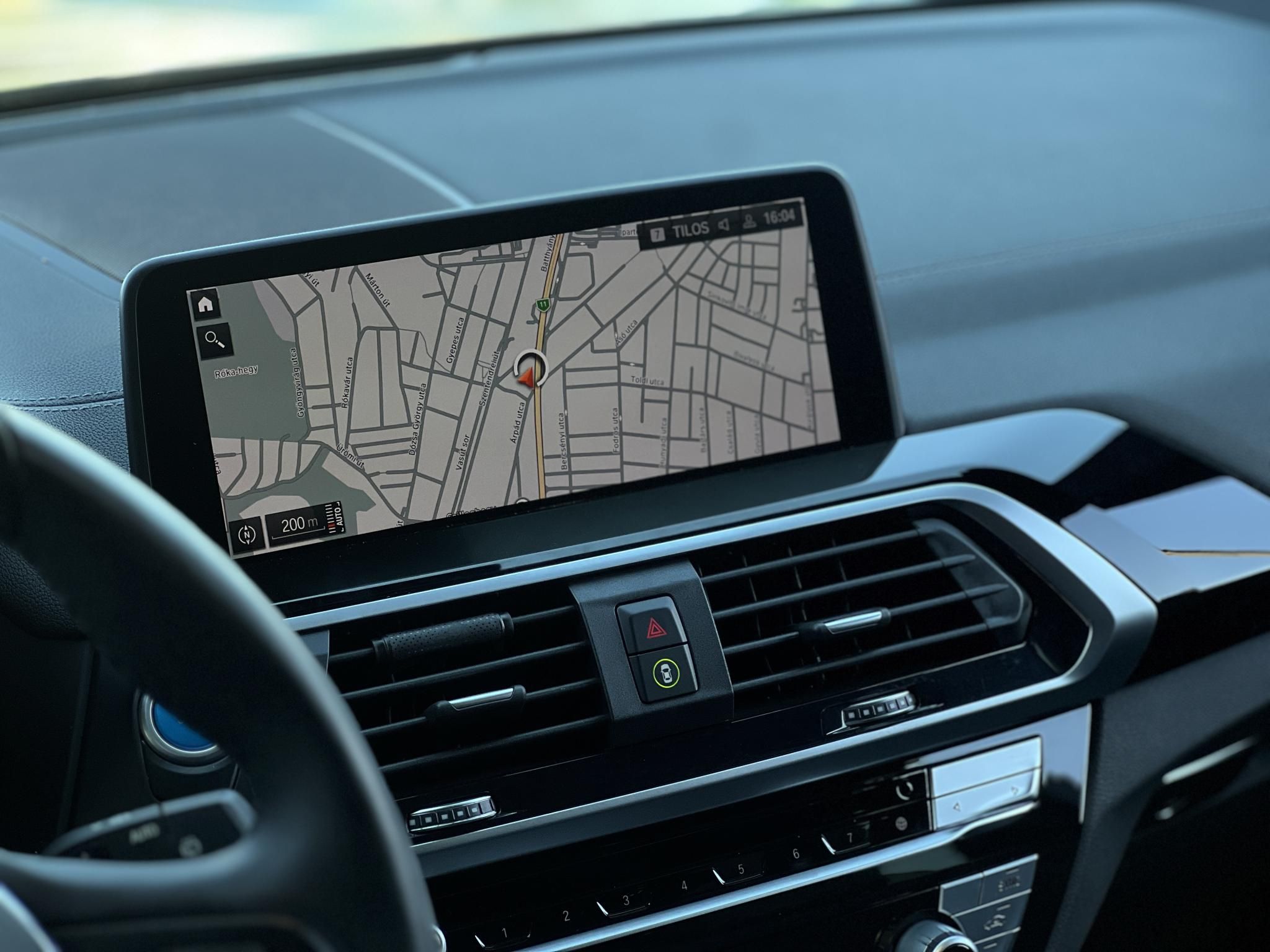 BMW IX3 Impressive sérülésmentes. dokumentált előélet. harman/kardon. panoráma. memória. HUD