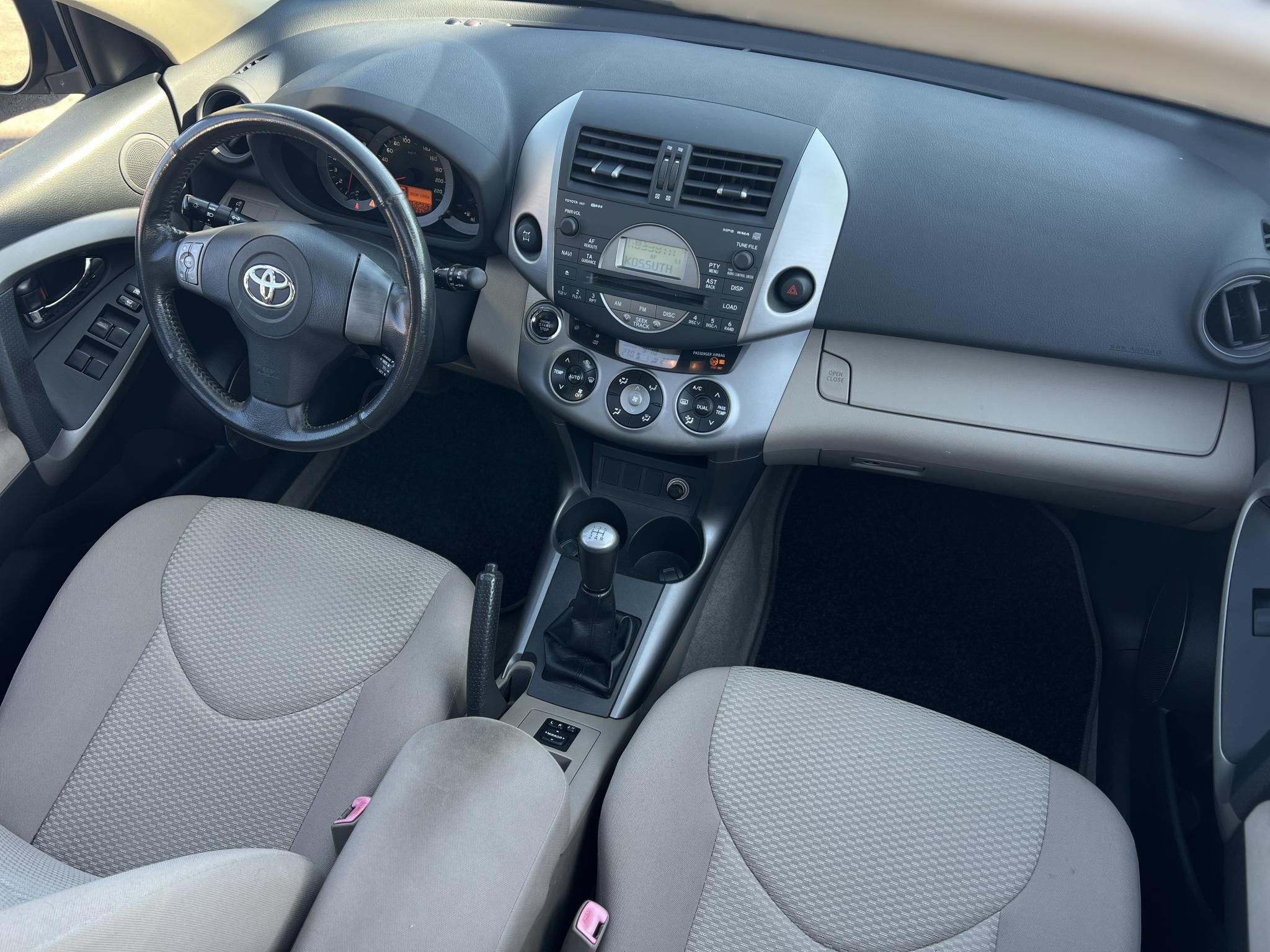 TOYOTA RAV 4 Rav4 2.0 4x4 Magyarországi. napfénytető. keyless. vonóhorog. téli-nyári kerék. 2 gyári kulcs!