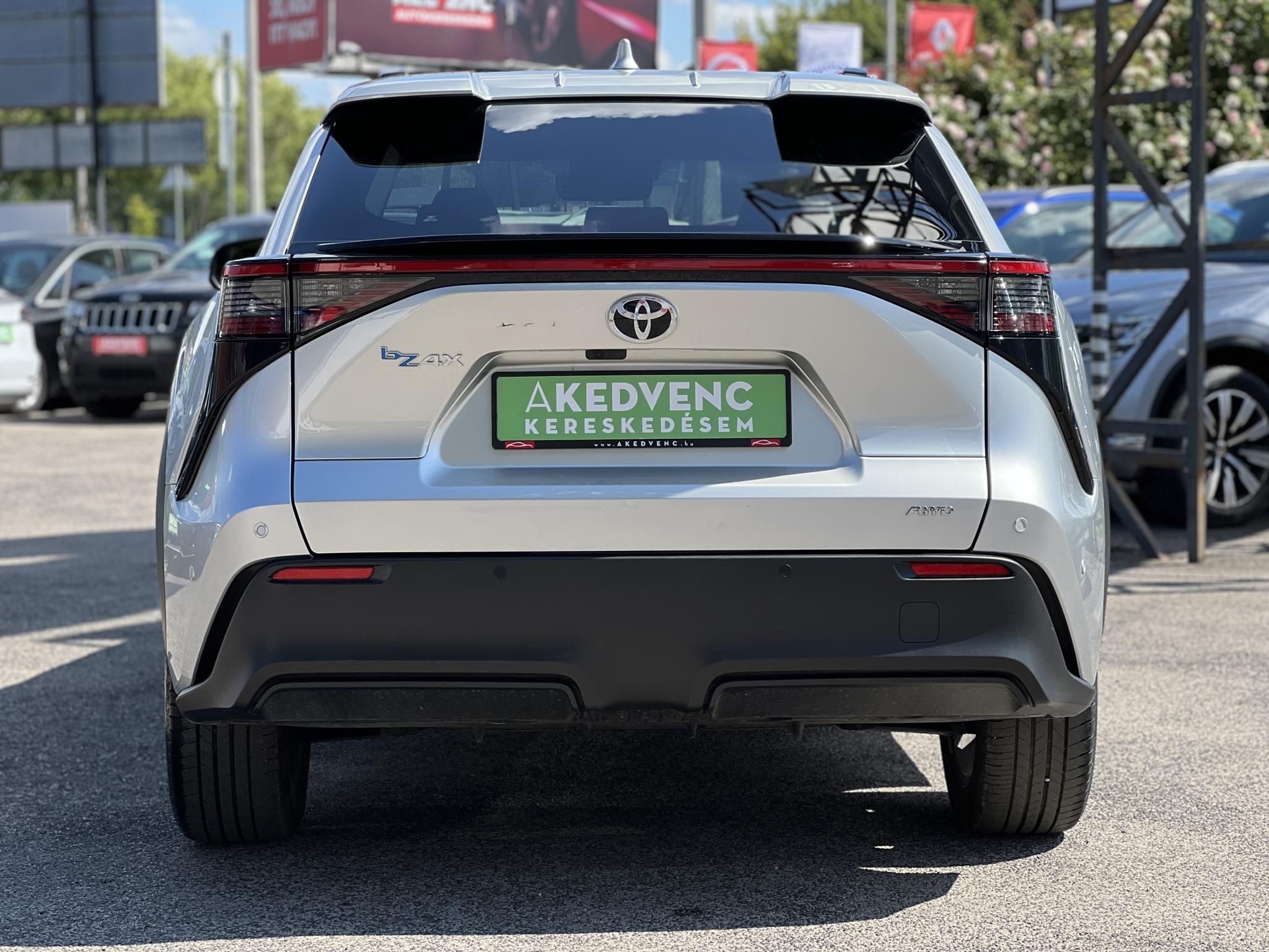 TOYOTA BZ4X Executive AWD 15e km. JBL. magas felszereltség!
