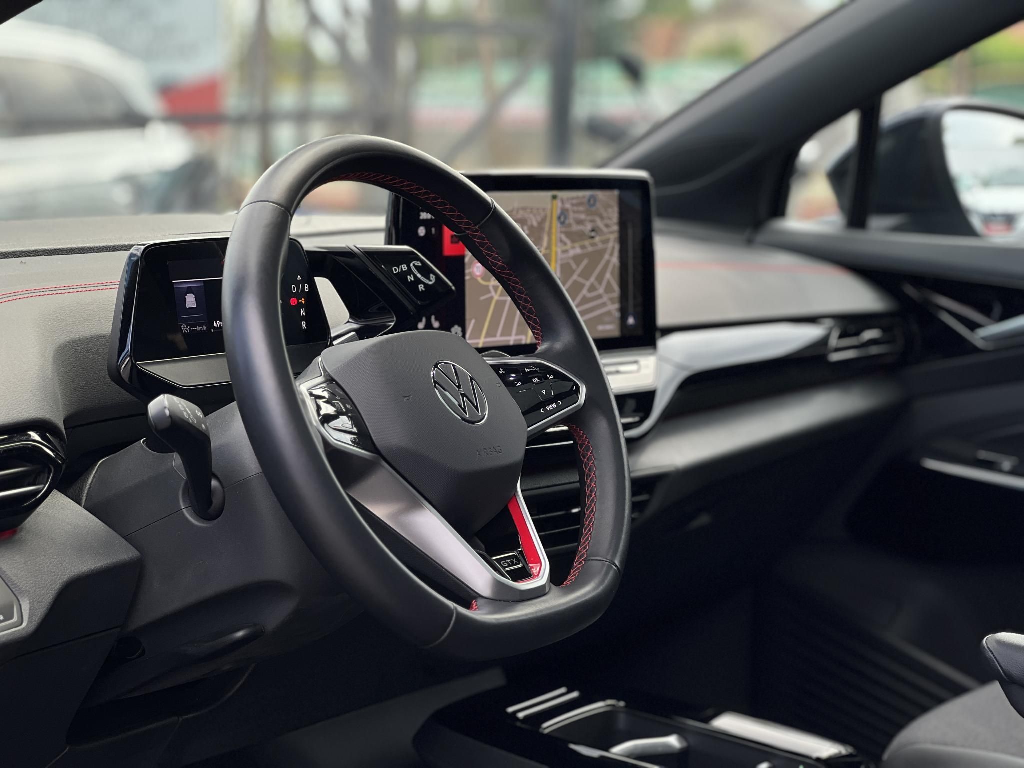 VOLKSWAGEN ID.5 77 kWh GTX 4Motion 60e km. téli-nyári kerék garnitúra. megkímélt állapot!
