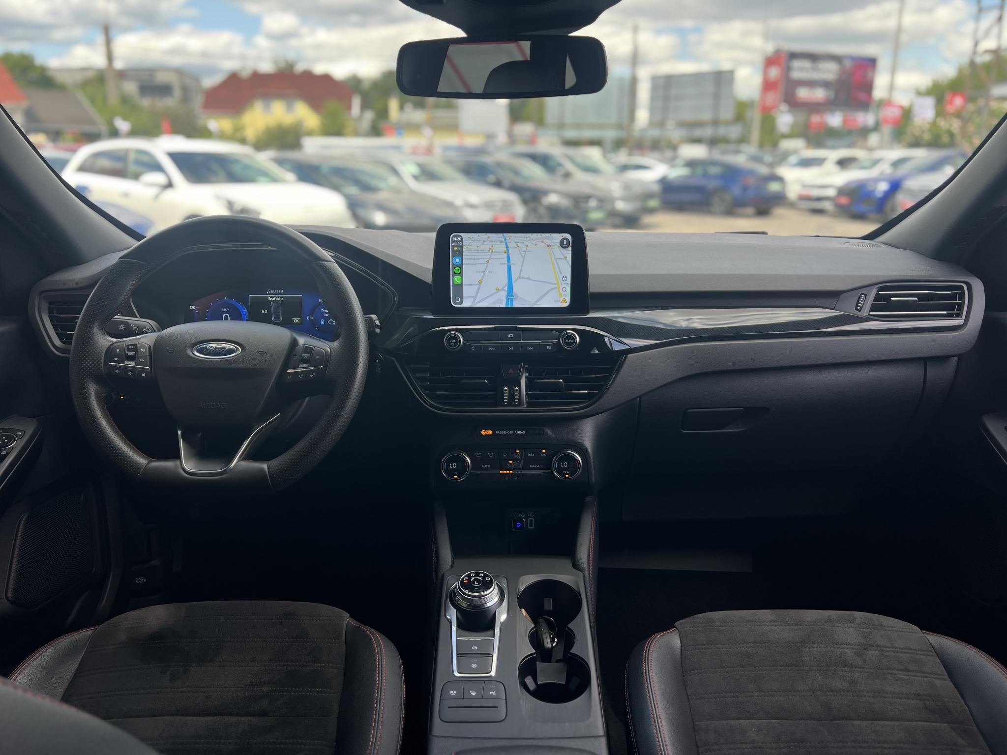 FORD KUGA 2.5 FHEV ST-Line X CVT 42e km. újszerű állapot
