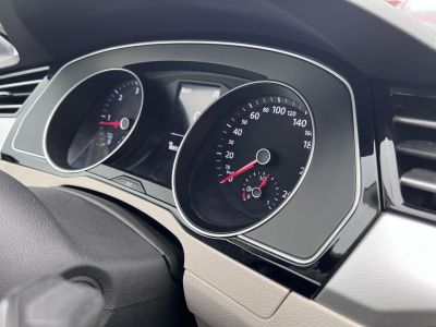 VOLKSWAGEN PASSAT Variant 2.0 TDI BMT Highline DSG Vaj belső. panorámatető. kamera. vezérlés kicserélve