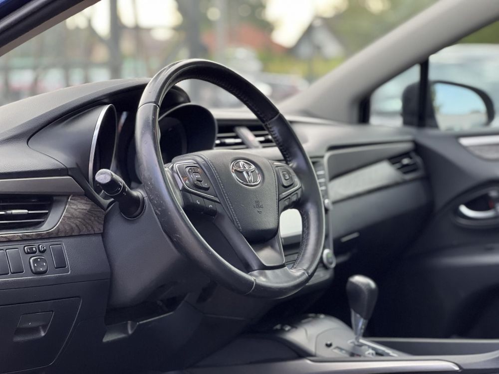TOYOTA AVENSIS Touring Sports 2.0 Executive CVT Magyarországi. Magasan felszerelt. Rendszeresen karbantartott!