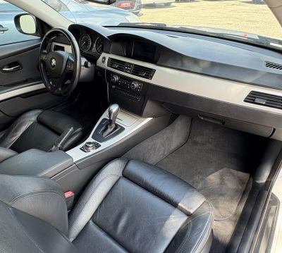 BMW 325i 3000-es. 6 HENGERES!