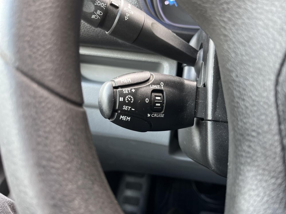 PEUGEOT EXPERT e-Expert L1 Premium 50 kWh (Automata)