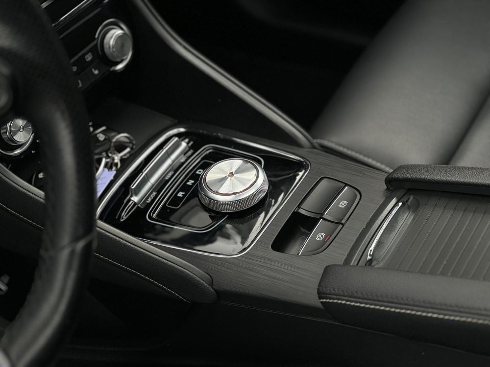 MG ZS EV Luxury. 68e km. végig vezetett márkaszerviz. Carplay. panorámatető