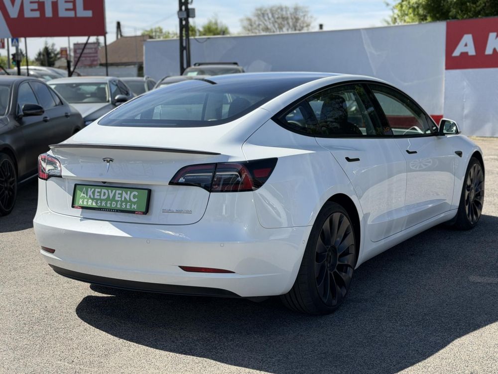 TESLA MODEL 3 Performance AWD (Automata) 68e km. FACELIFT. téli-nyári kerék. überturbine felni. mátrix LED. garanciális!