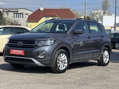 VOLKSWAGEN T-CROSS 1.0 TSI Life 24e km. M.o.-i. sérülésmentes. kifogástalan állapot. CARPLAY!