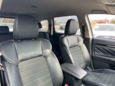 MITSUBISHI OUTLANDER 2.4 PHEV Instyle Premium 4WD CVT Magasan felszerelt. akár 40km elektromos hatótáv!