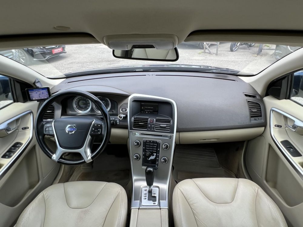 VOLVO XC60 2.4 D [D3] Kinetic Geartronic Klíma Tempomat világos bőr belső! LEGJOBB ÁRON!