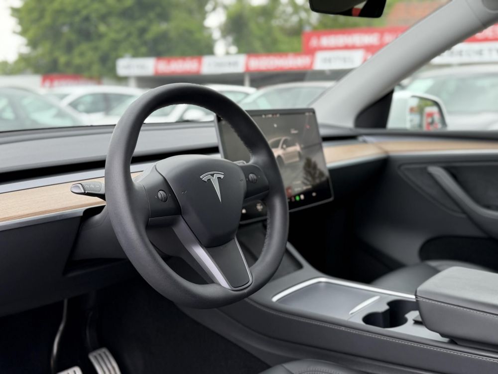 TESLA MODEL Y Performance AWD (Automata) 45e km. AMD Ryzen. mátrix LED. hőszivattyú. teljeskörű garancia!