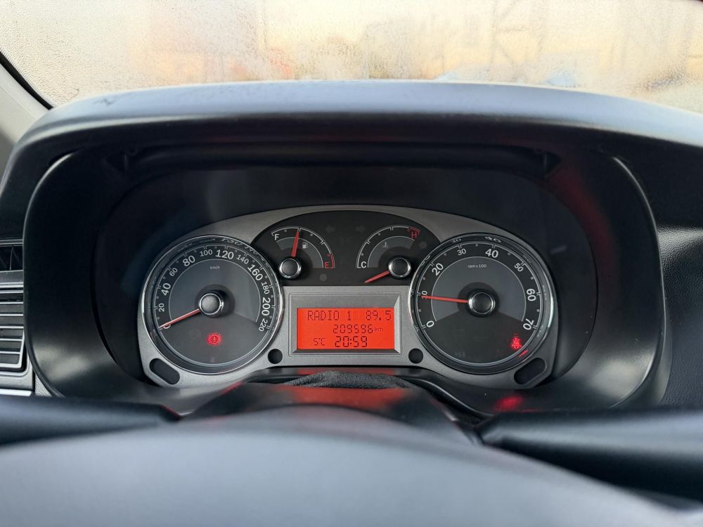 FIAT LINEA 1.4 8V Active (EU5) M.o.-i. 1.tul. klíma. vonóhorog. 4 évszakos gumik!