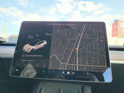 TESLA MODEL 3 Long Range AWD (Automata) facelift. garanciális. autopilot. téli-nyári kerék szett!