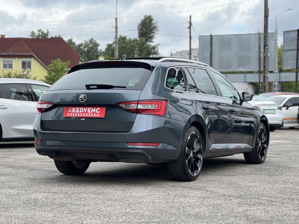SKODA SUPERB Combi 2.0 TDI SCR Style 4x4 DSG 158e km. M.o.-i. panorámatető. üléshűtés. virtual cockpit. CARPLAY!