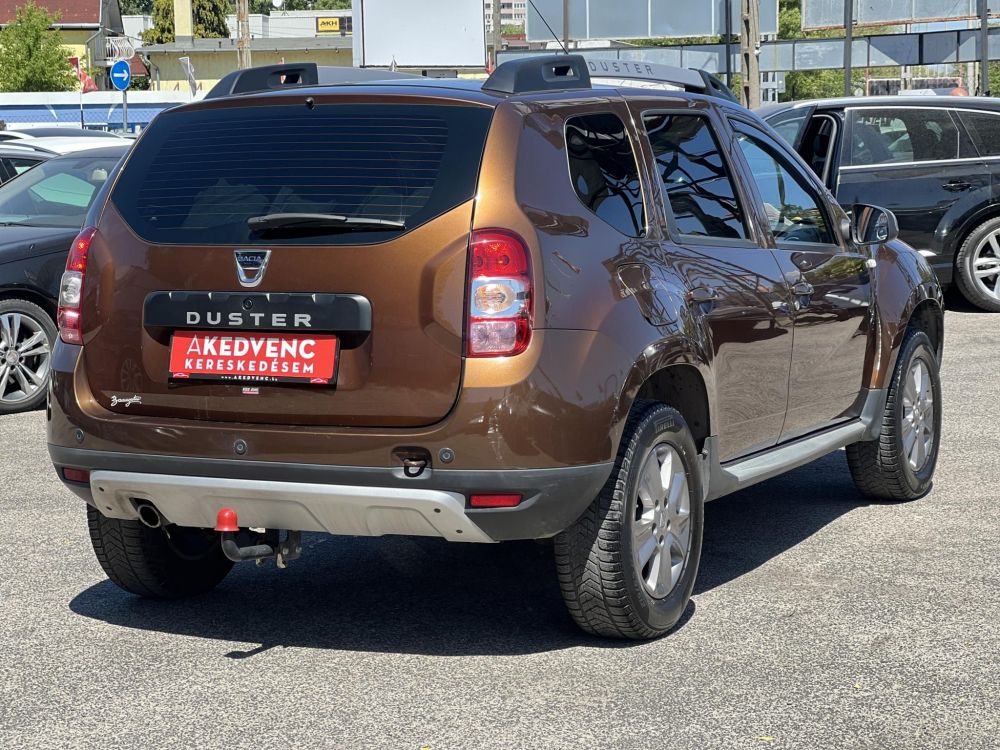 DACIA DUSTER 1.2 TCe Arctic 107e km. M.o.-i. klíma téli-nyári kerék!