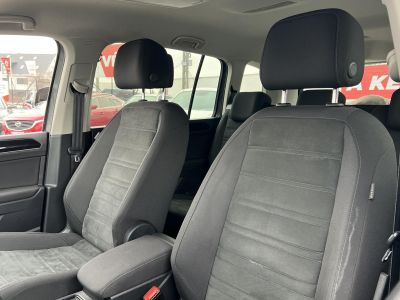 VOLKSWAGEN TOURAN 1.5 TSI ACT IQ.Drive DSG [7 személy] M.o-i. Távtartó Bluetooth Ülésfűtés Kamera Gyönyörű állapotban!