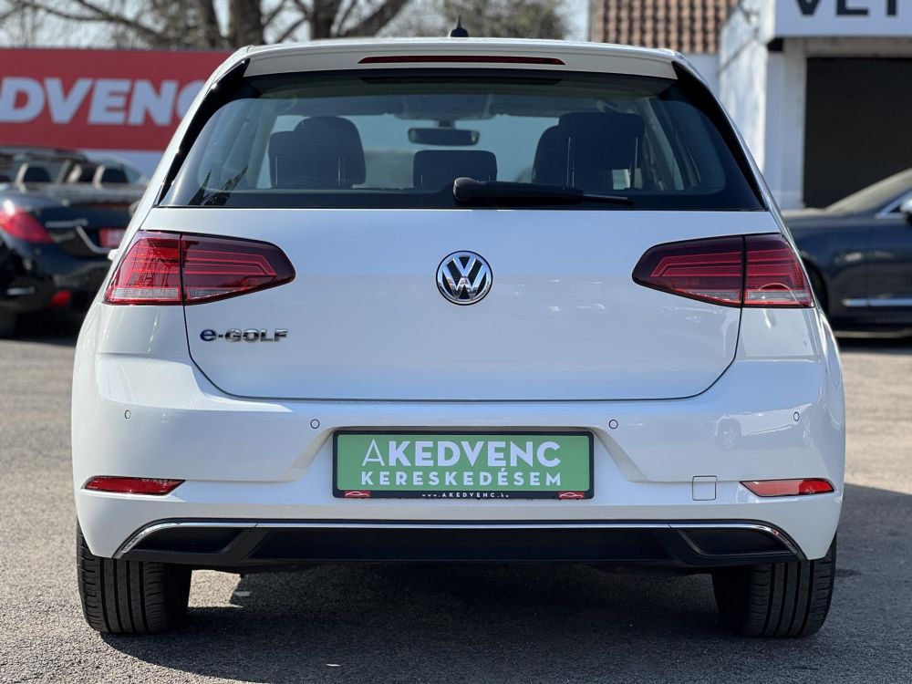 VOLKSWAGEN GOLF VII e-Golf Edition 120e km. 230km hatótáv. 2 töltő kábel. CARPLAY!