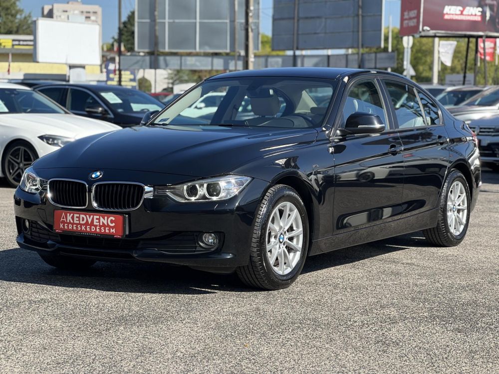BMW 320d (Automata) M.o.-i. 1.tul. 113e km. márkaszervizelt előélet. téli-nyári kerék szett!