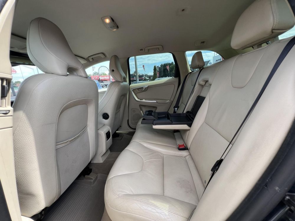 VOLVO XC60 2.4 D [D3] Kinetic Geartronic Klíma Tempomat világos bőr belső! LEGJOBB ÁRON!