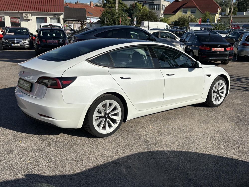 TESLA MODEL 3 Standard Range Plus Aut 62e km. mátrix LED. hőszivattyú. garanciális. premium hifi!