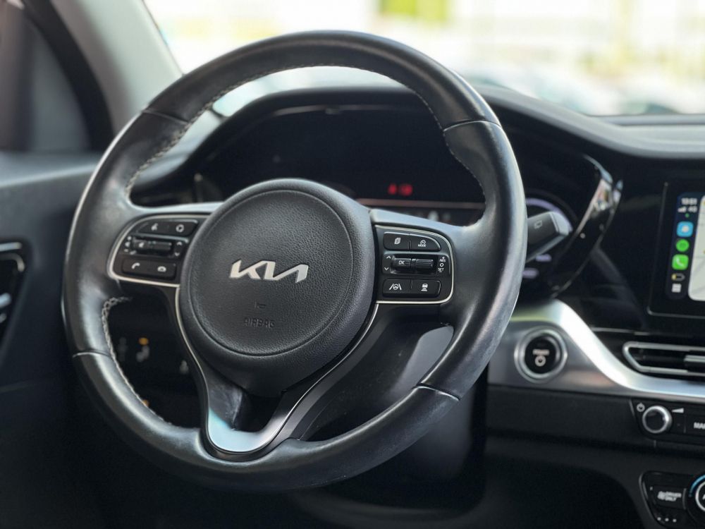KIA NIRO e-Niro 39kWh Silver 73e km. távtartó. sávtartó. ülésfűtés. félbőr. CARPLAY!