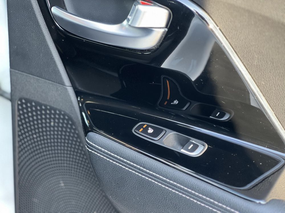 KIA NIRO e-Niro 64kWh Platinum 400+km hatótáv. Bőr. ülésszellőztetés. CARPLAY. stb