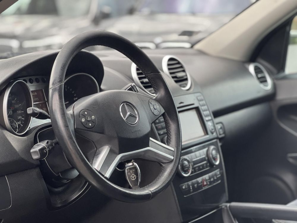 MERCEDES-BENZ ML 320 CDI (Automata) harman/kardon. légrugó. napfénytető. hátsó TV. alcantara belső!