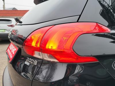 PEUGEOT 2008 1.6 e-HDi Active 98e km. Tempomat Klíma Bluetooth Tolatóradar