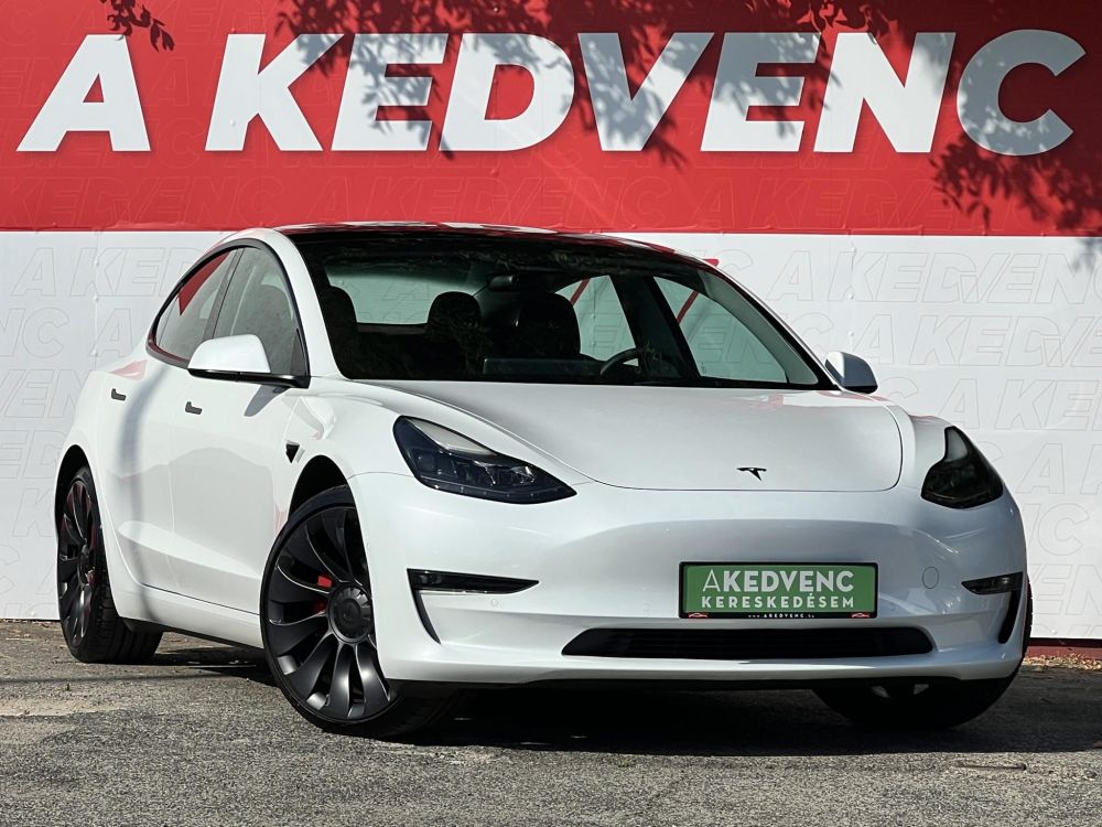 TESLA MODEL 3