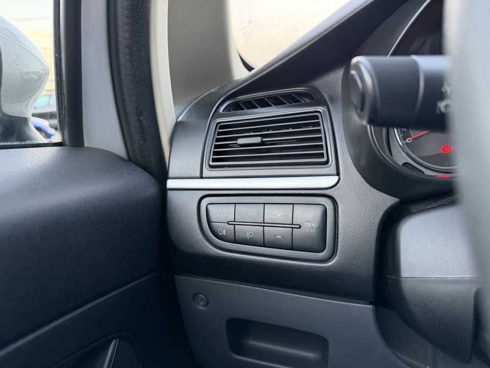 FIAT LINEA 1.4 8V Active (EU5) M.o.-i. 1.tul. klíma. vonóhorog. 4 évszakos gumik!