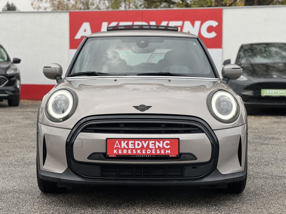 MINI MINI 1.5 Cooper DKG 31e km. panoráma tető. CarPlay