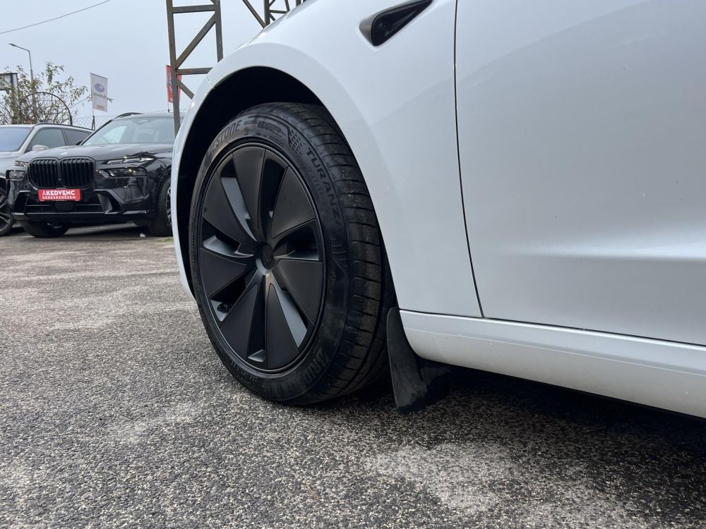 TESLA MODEL 3 RWD Premium (Automata) Kifogástalan. újszerű állapotban. 500km WLTP