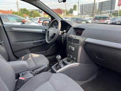OPEL ASTRA H Caravan 1.6 Enjoy Rendszeresen karbantartott! Klíma Tempomat Alufelni Multikormány
