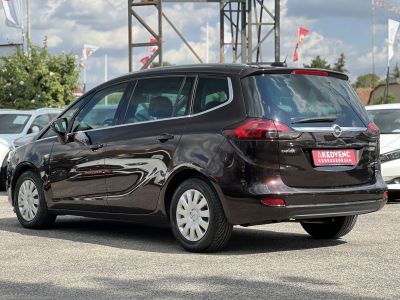 OPEL ZAFIRA 1.4 T Edition (7 személyes ) Végig vezetett szervizkönyv. 7 személyes