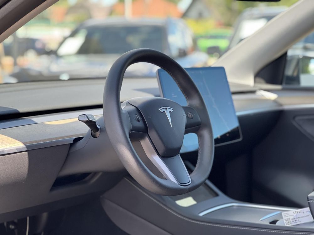TESLA MODEL Y Long Range AWD (Automata) 109e km. mátrix LED. hőszivattyú. premium hifi. garanciális!
