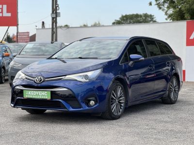TOYOTA AVENSIS Touring Sports 2.0 Executive CVT Magyarországi. Gyári fényezés. Végig vezetett szervizkönyv!