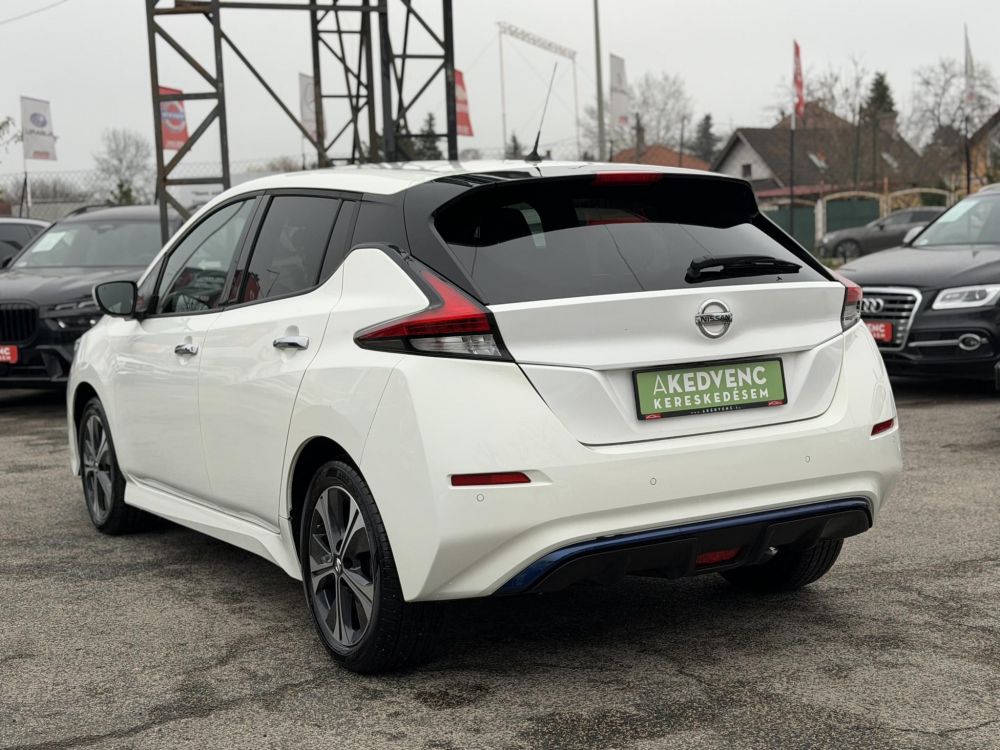 NISSAN LEAF N-Connecta e+ 62kWh (Automata) 96% akku 9e km. 360 kamera ProPilot 4x ülésfűtés