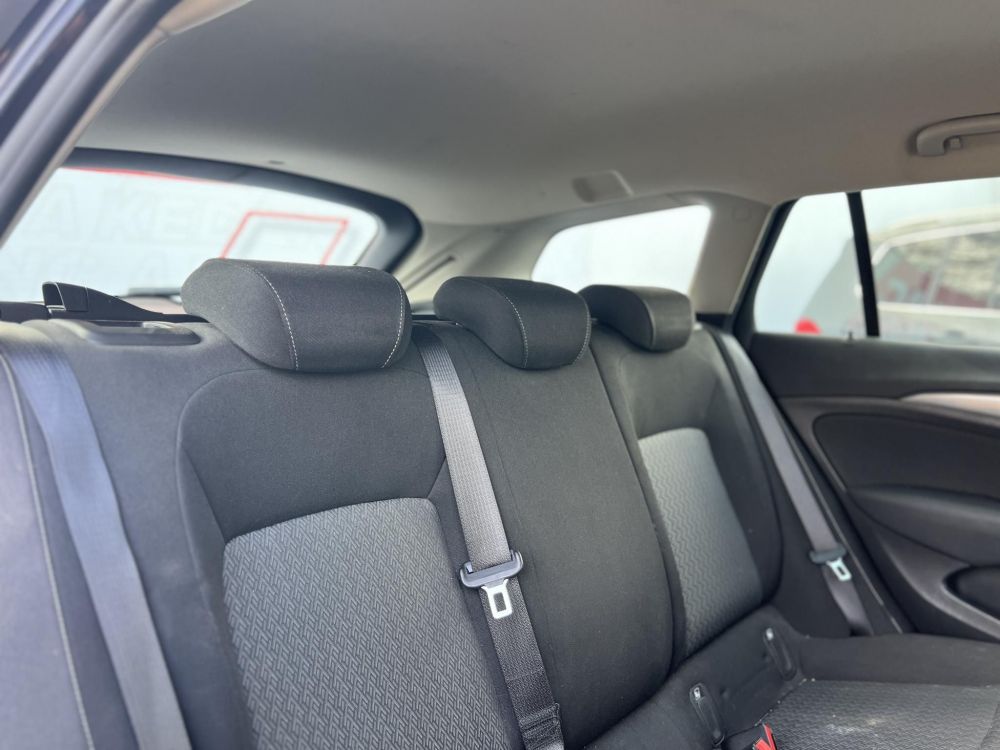 OPEL INSIGNIA Sports Tourer 1.5 Edition Start Stop M.o.-i. sérülésmentes. 4 évszakos gumik. CARPLAY!