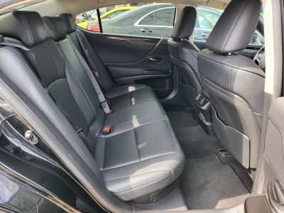 LEXUS ES 300h Prestiege Top CVT 60e km. LED Napfénytető Bőr Navi Tempomat Kamera Ülésfűtés