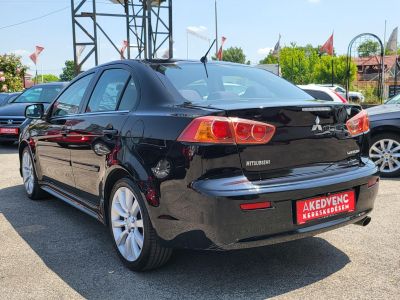 MITSUBISHI LANCER 1.8 Invite CVT Rockford Fosgate HIFI Tempomat Navi Kamera Ülésfűtés Vezetett szervizkönyv!