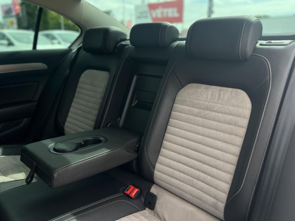 VOLKSWAGEN PASSAT VIII 2.0 TDI BMT SCR Comfortline DSG Magyarországi. Gyári fényezés. Végig vezetett szervizkönyv!