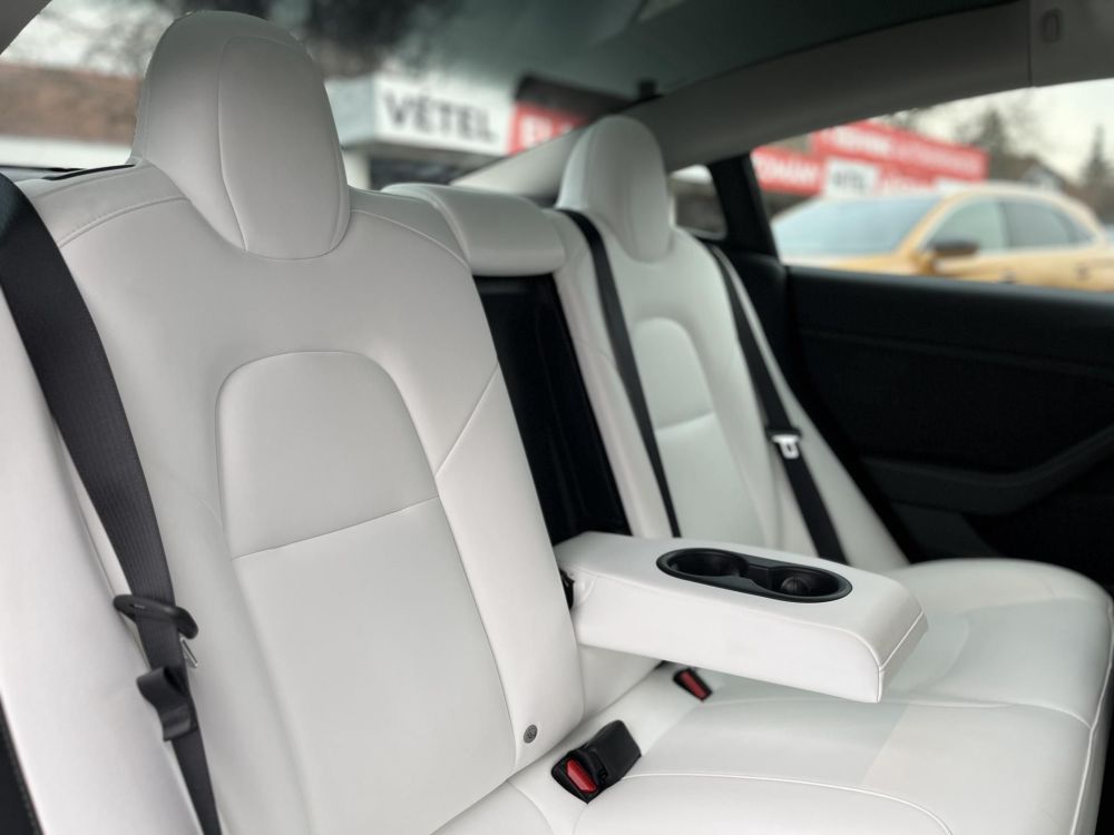 TESLA MODEL 3 Long Range AWD (Automata) 77e km. FEHÉR BELSŐ. mátrix LED. hőszivattyú. garanciális!